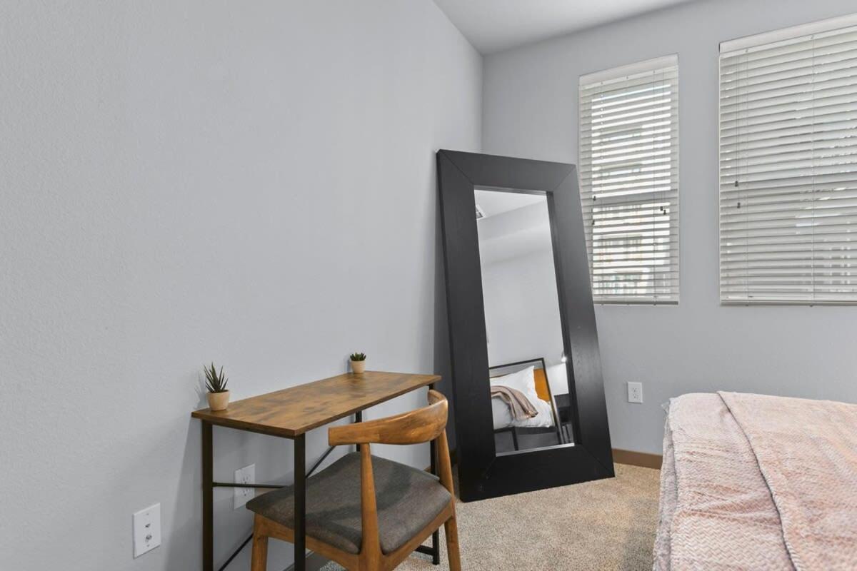 Cozysuites Phx Roro Gym, Pool, Pets, Parking! #5 Phoenix